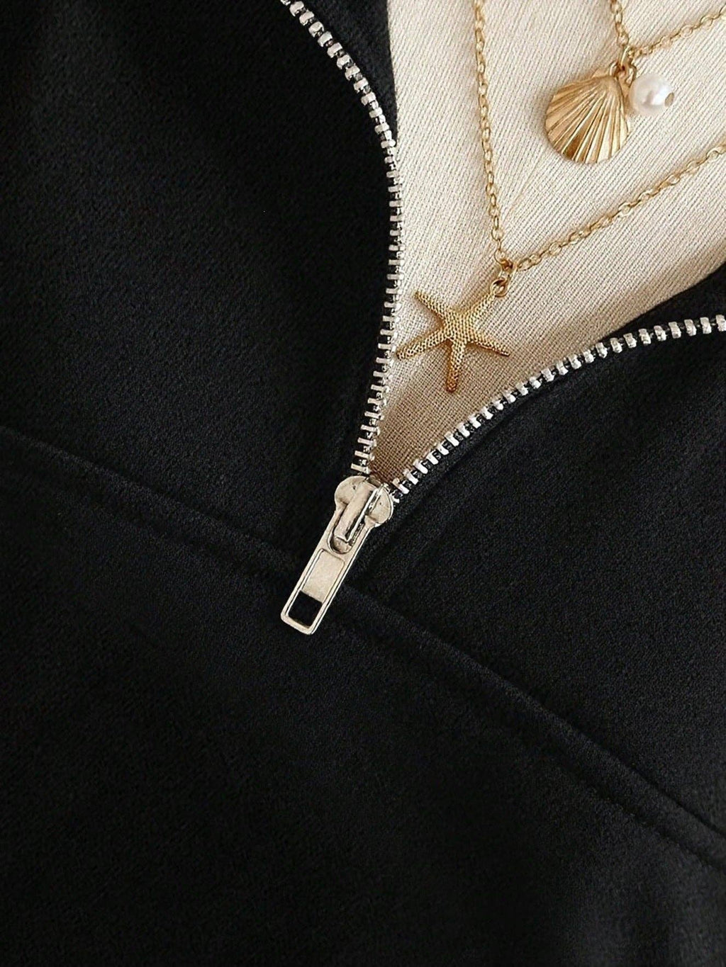 SU Half Zip Pullover Size M Grey
